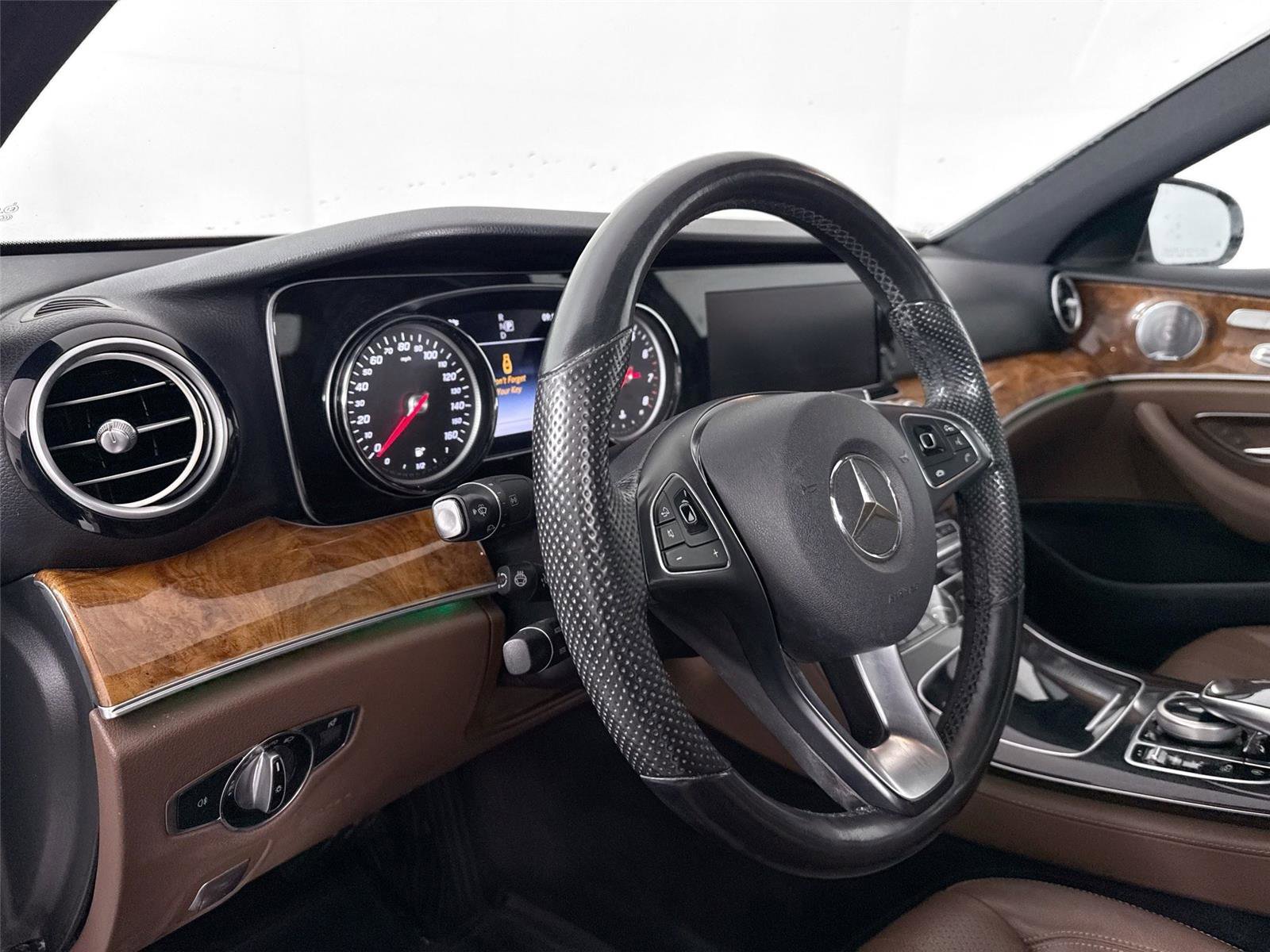 Used 2017 Mercedes-Benz E 300 4MATIC image 13