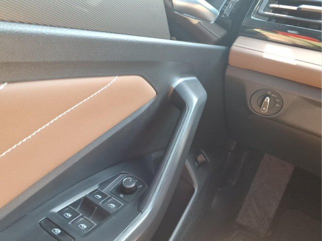 Certified 2025 Volkswagen Jetta SEL FWD image 24
