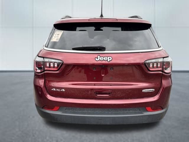 Used 2022 Jeep Compass Latitude image 3