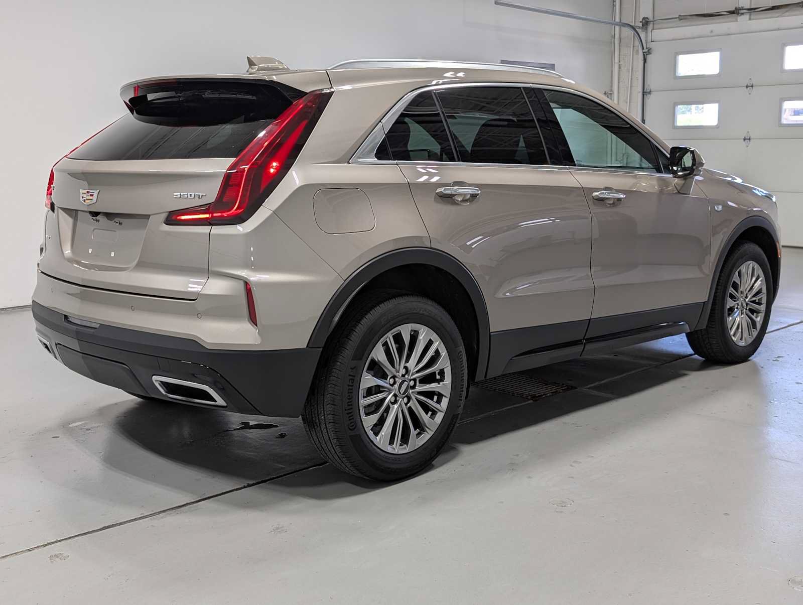 Certified 2025 Cadillac XT4 Premium Luxury AWD/4WD image 8
