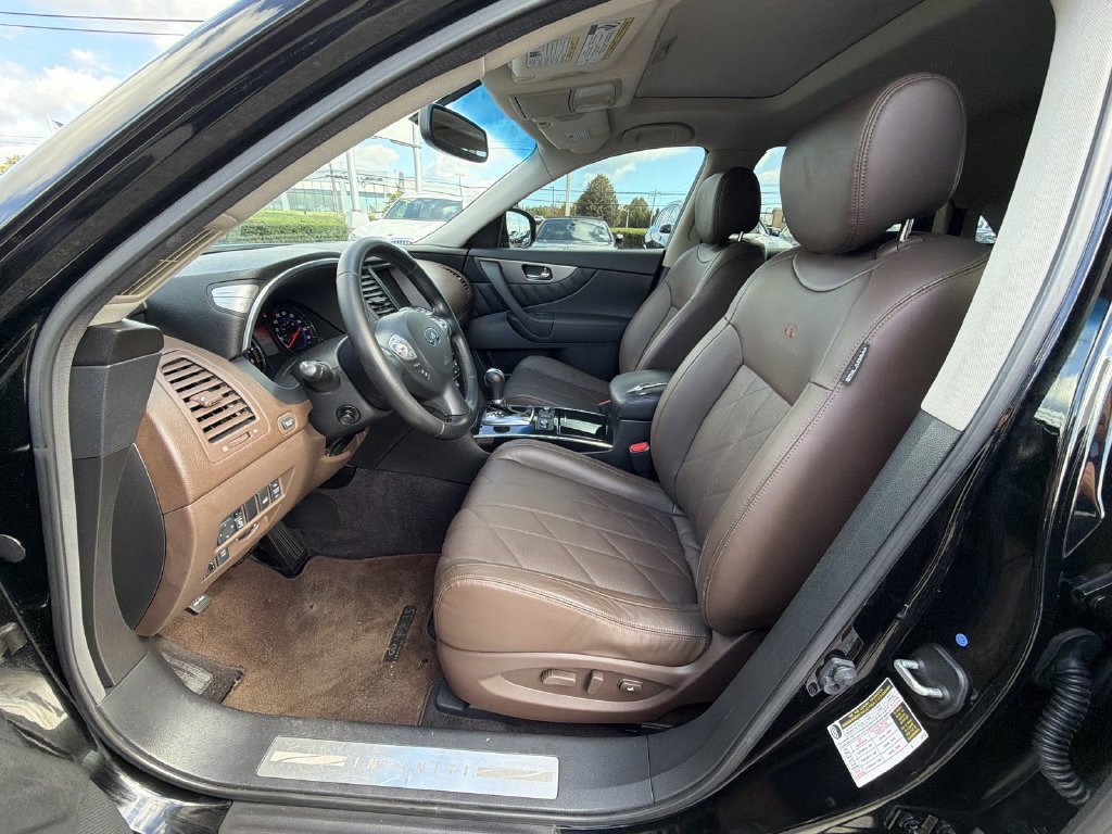 Used 2011 INFINITI FX35 AWD w/ Premium Pkg image 10