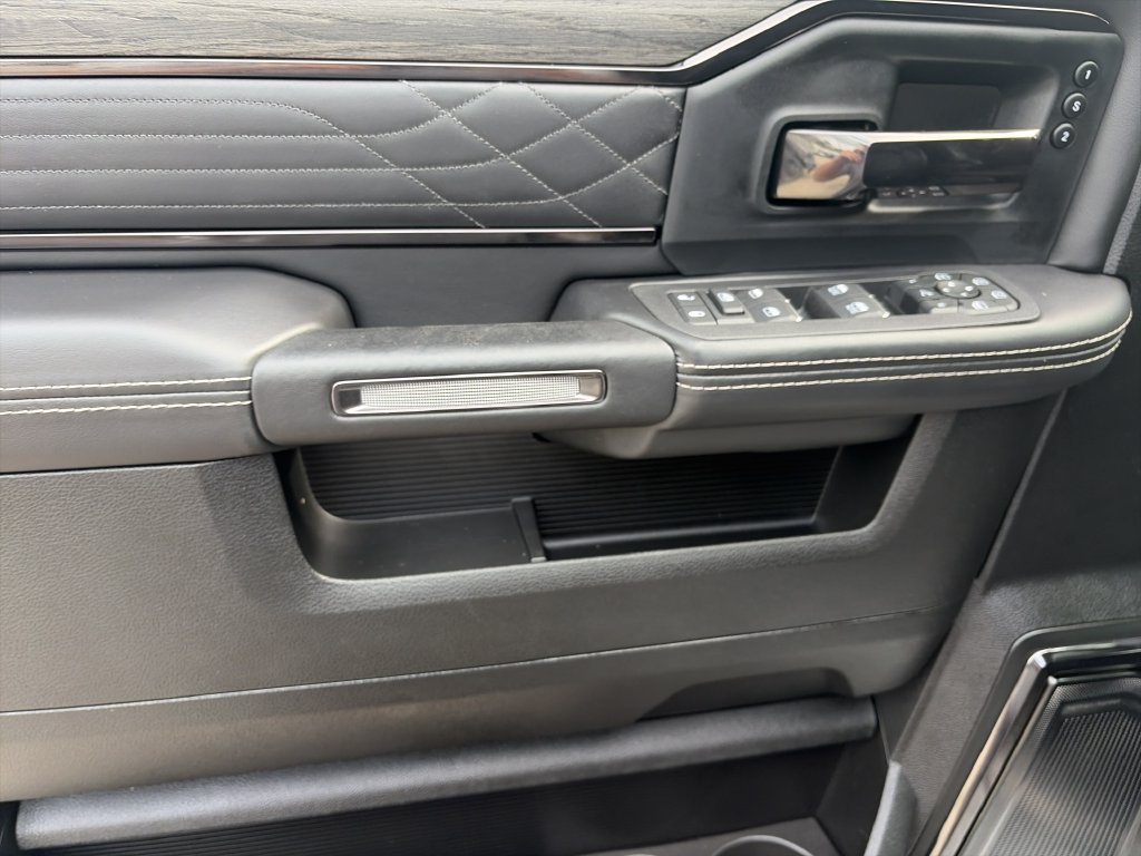 Used 2025 RAM 2500 Limited AWD/4WD image 17