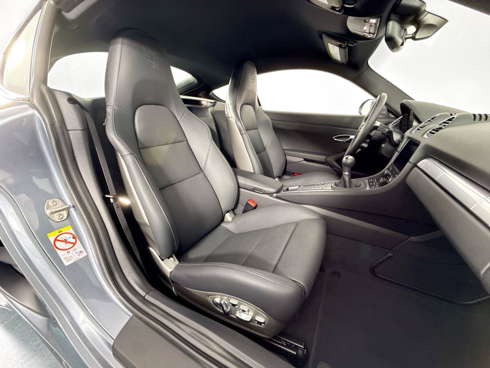 Used 2025 Porsche 718 Cayman RWD image 26