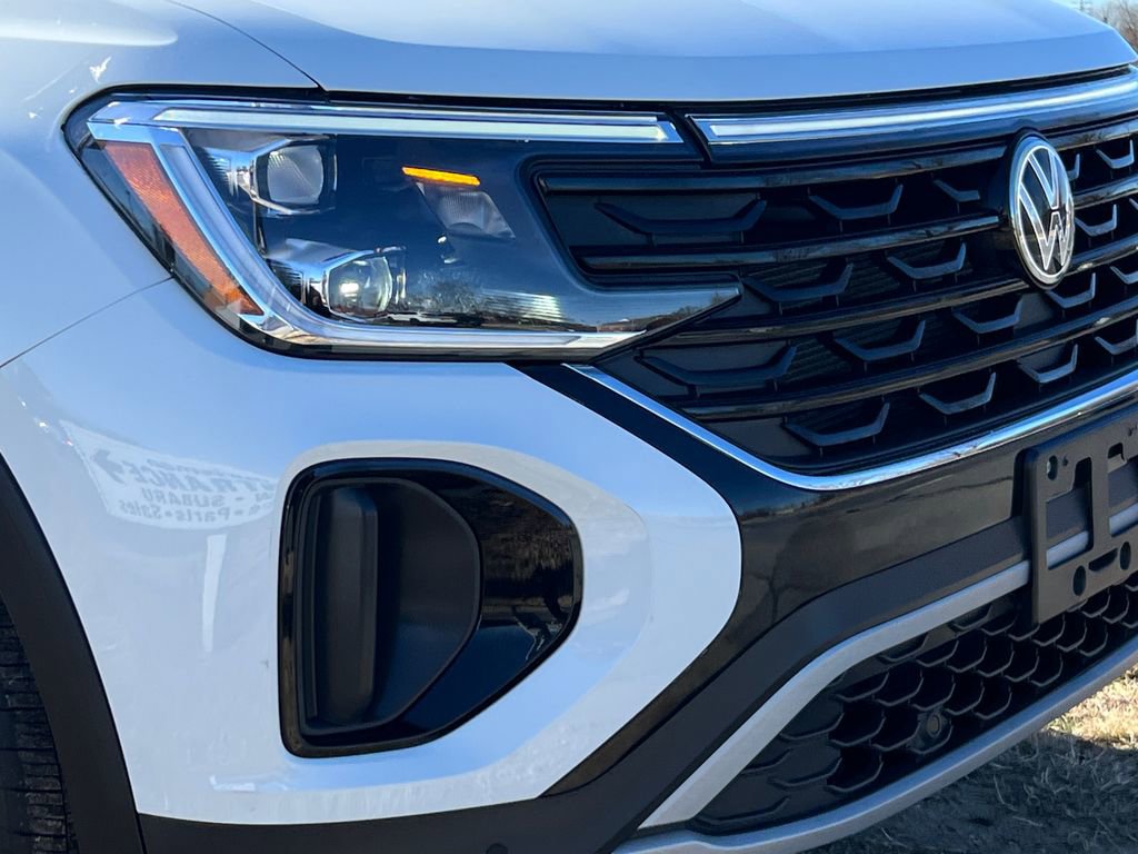 Used 2024 Volkswagen Atlas Cross Sport SE image 8