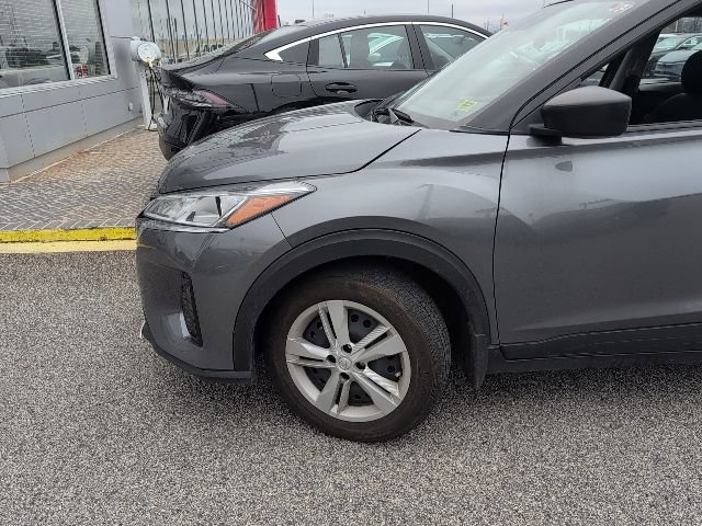 Used 2024 Nissan Kicks S image 2
