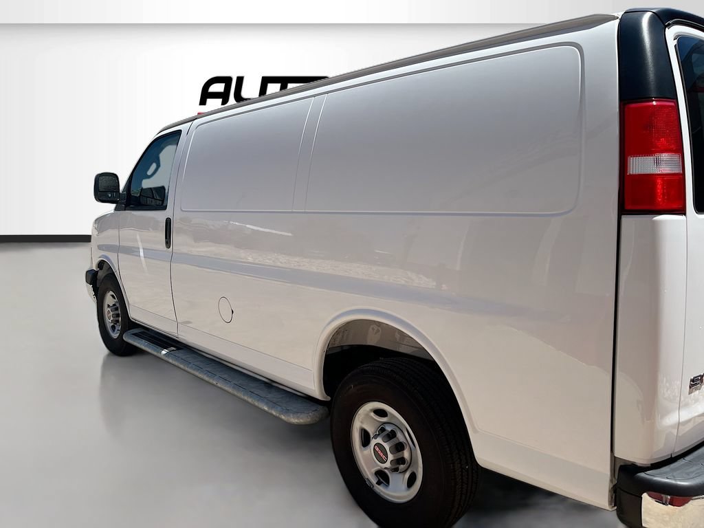 Used 2025 GMC Savana 2500 w/ Driver Convenience Package RWD image 5