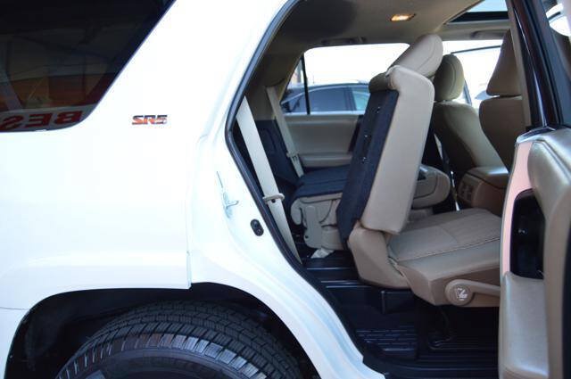 Used 2011 Toyota 4Runner SR5 AWD/4WD image 13