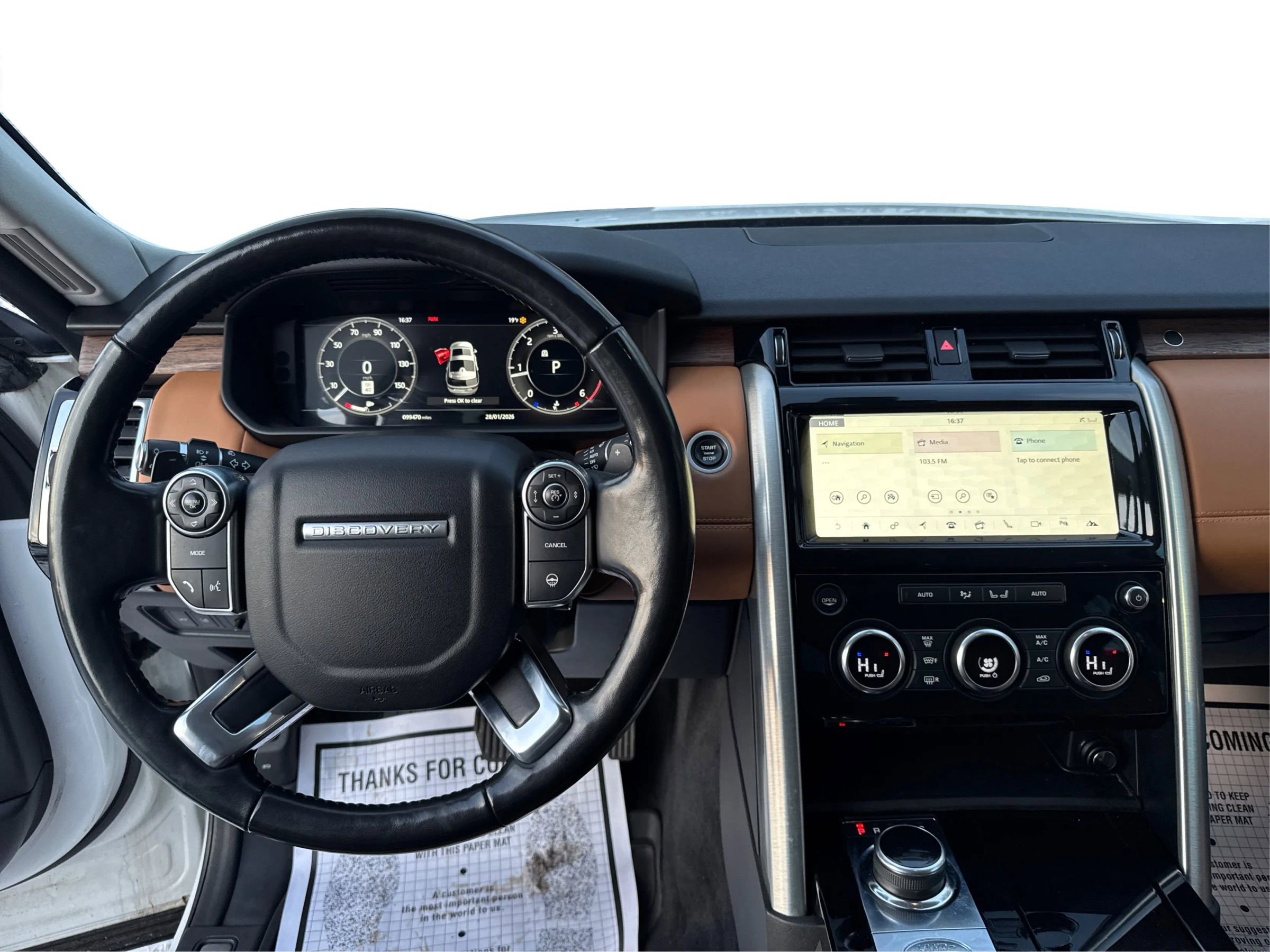 Used 2018 Land Rover Discovery HSE Luxury image 27