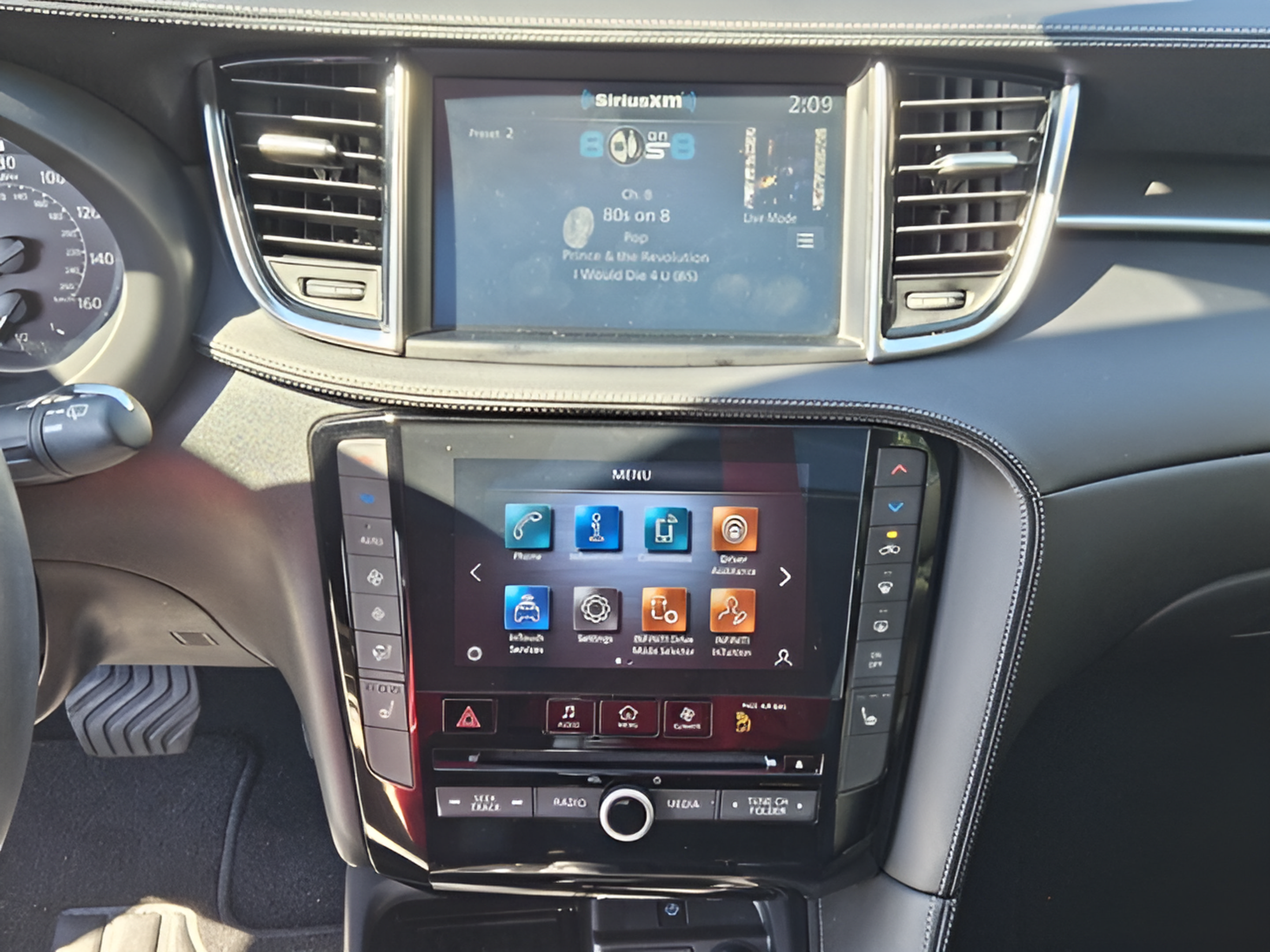Used 2024 INFINITI QX50 Luxe FWD image 18