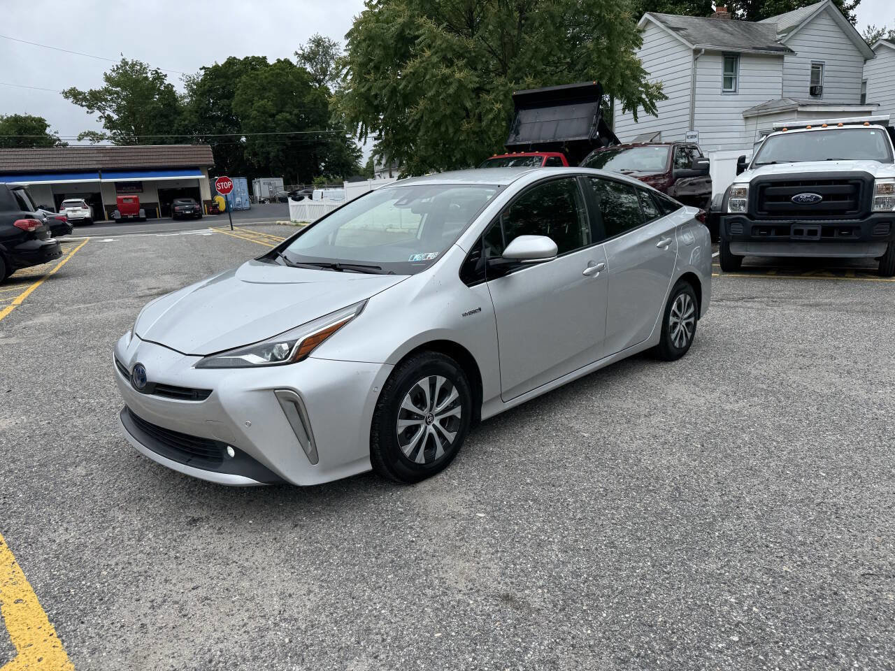 Used 2019 Toyota Prius LE AWD/4WD image 32