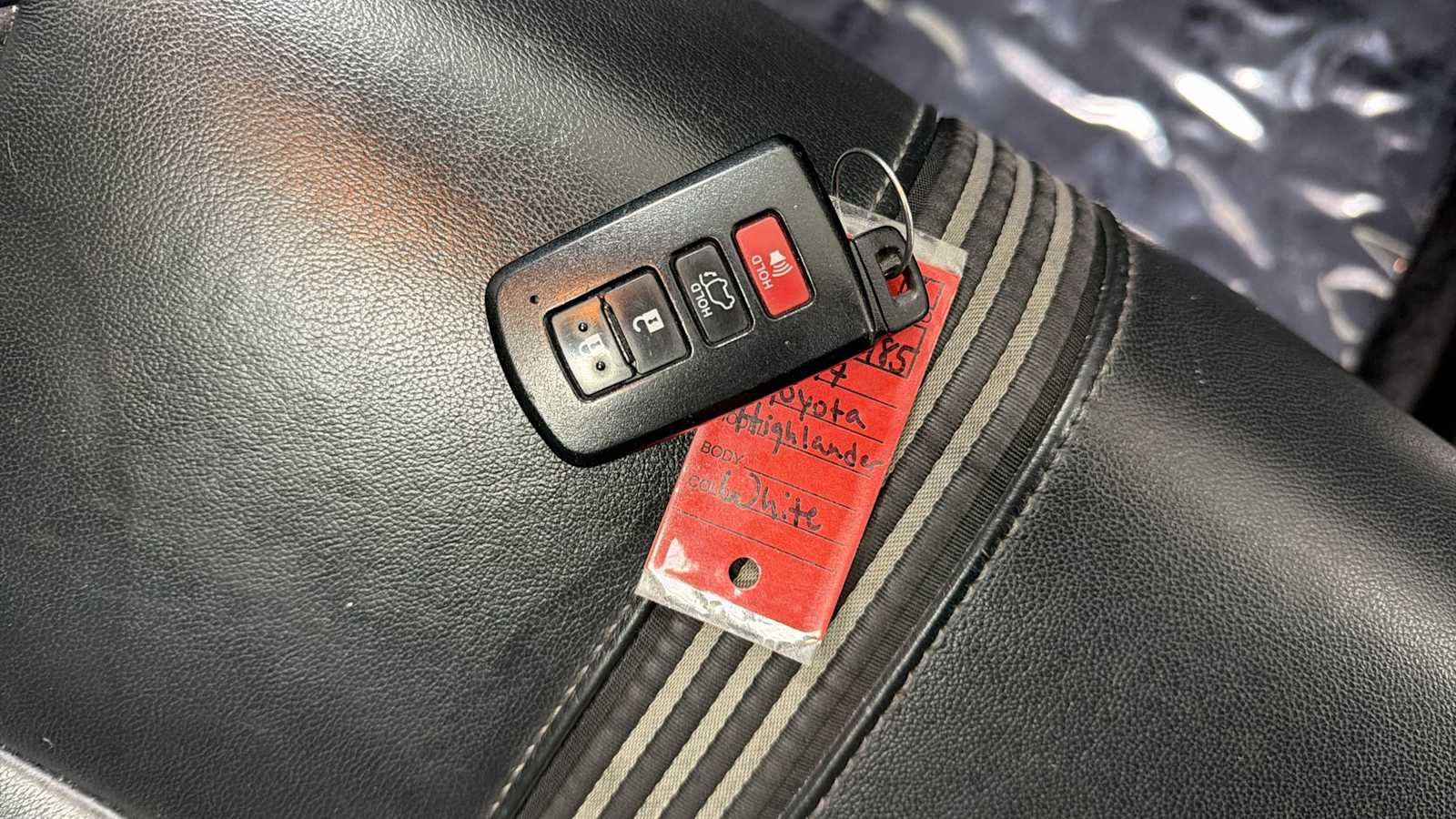 Certified 2017 Toyota Highlander SE AWD/4WD image 33