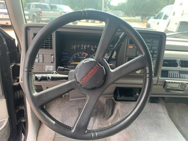 Used 1994 Chevrolet Suburban 2WD image 9
