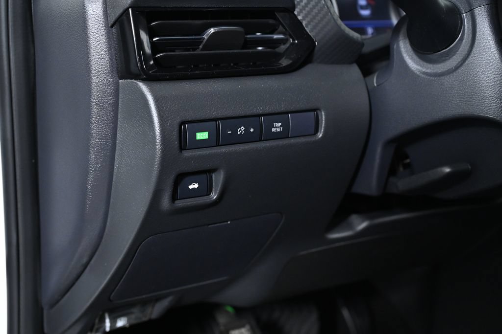 Certified 2023 Nissan Sentra SR w/ Electronics Package FWD image 25