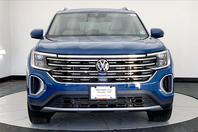 Used 2025 Volkswagen Atlas SEL image 3