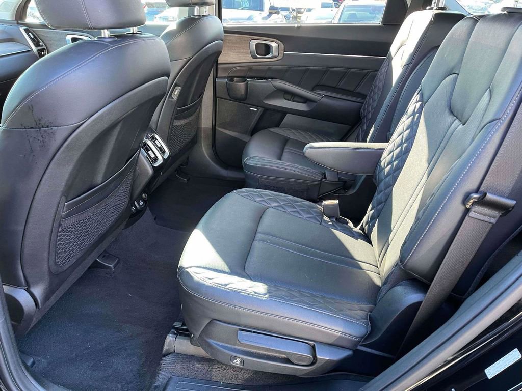 Used 2023 Kia Sorento SX Prestige image 6