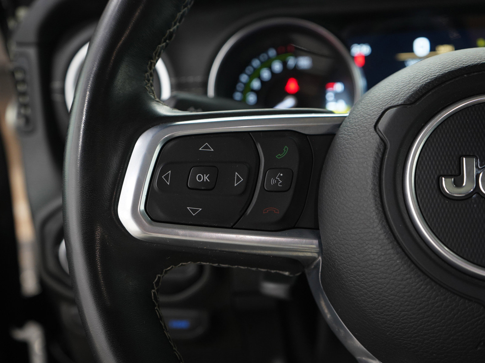 Used 2021 Jeep Wrangler Unlimited Sahara w/ Cold Weather Group image 23