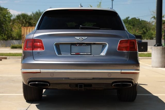 Used 2018 Bentley Bentayga AWD/4WD image 10