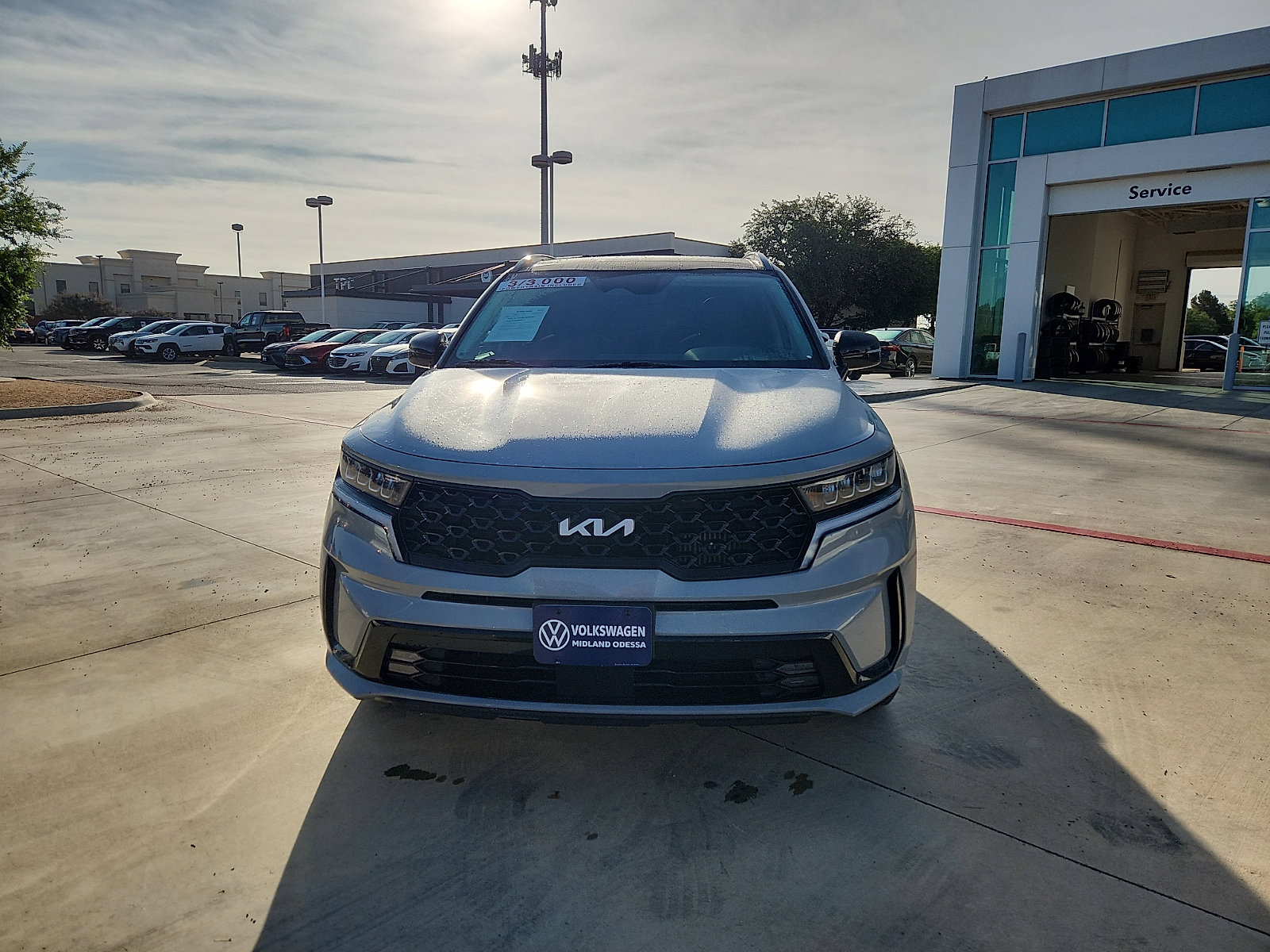 Used 2023 Kia Sorento EX w/ Panoramic Sunroof Package FWD image 2