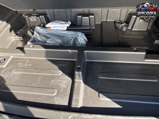 Used 2025 Chevrolet Suburban Z71 image 36