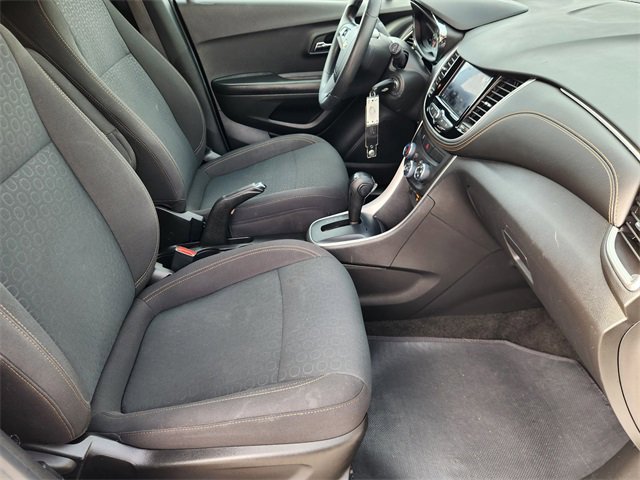 Used 2022 Chevrolet Trax LS w/ Tint and Cruise Package image 14
