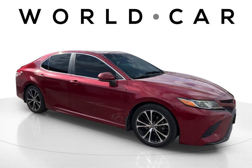 Used 2018 Toyota Camry SE w/ Moonroof Package FWD image 1