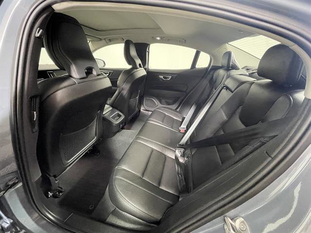 Used 2023 Volvo S60 B5 Plus image 10