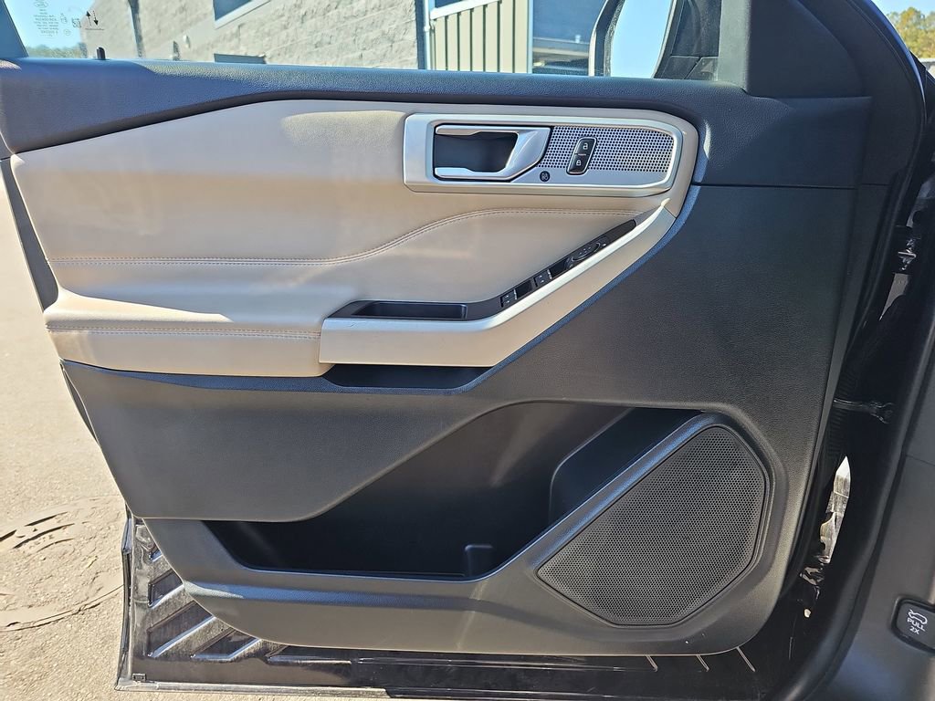 Used 2023 Ford Explorer Limited image 33