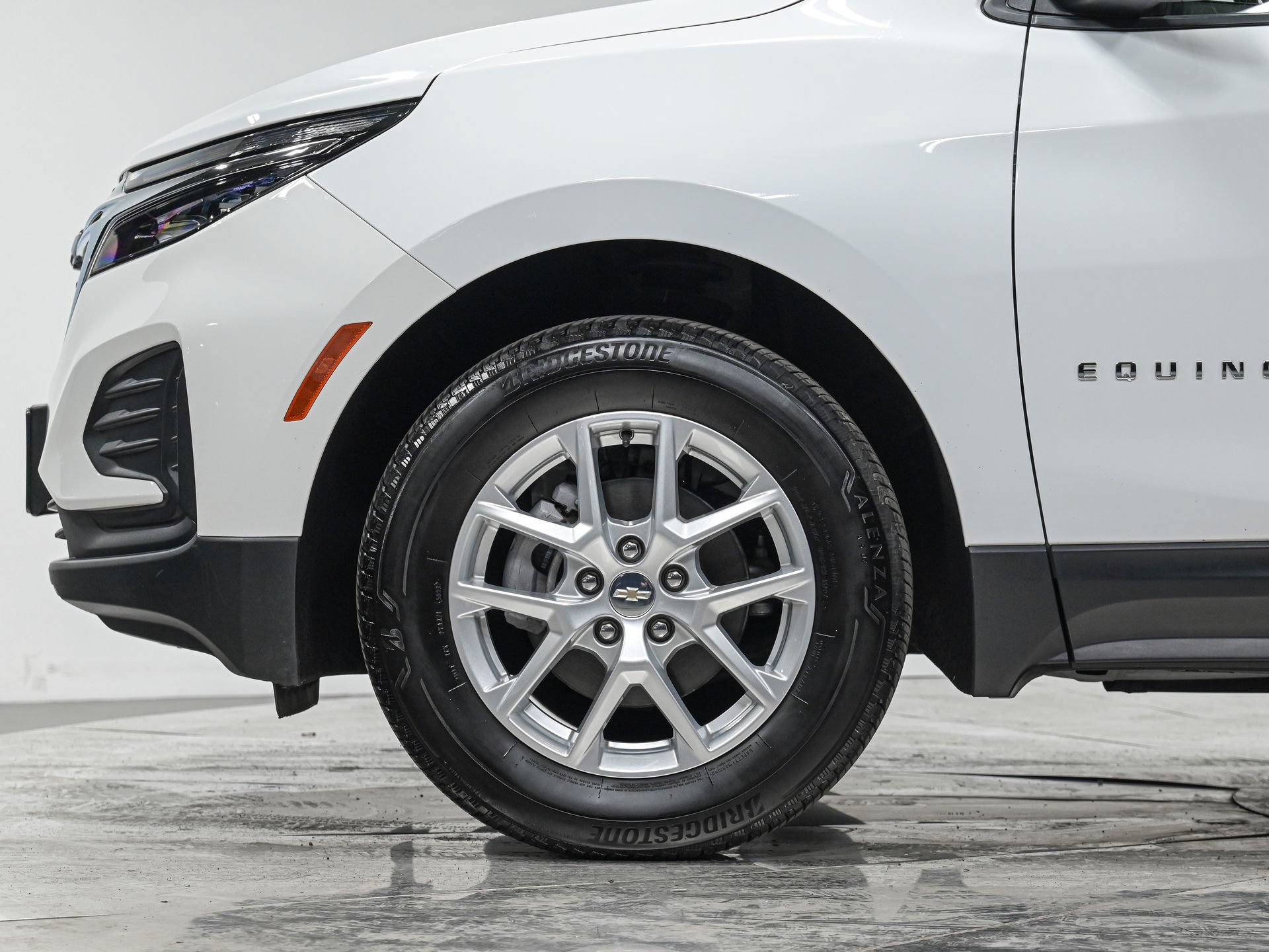 Used 2024 Chevrolet Equinox LS FWD image 3