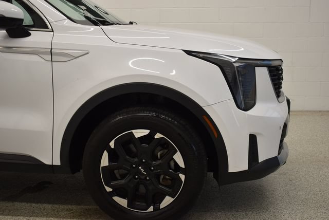 Used 2024 Kia Sorento S AWD/4WD image 13