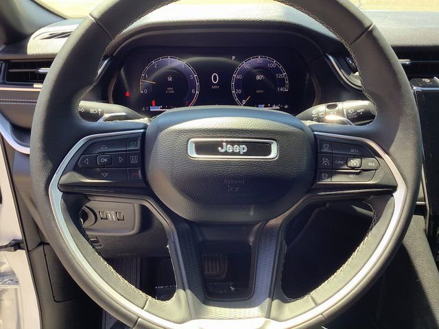 Used 2024 Jeep Grand Cherokee Laredo X w/ Trailer Tow Package image 11