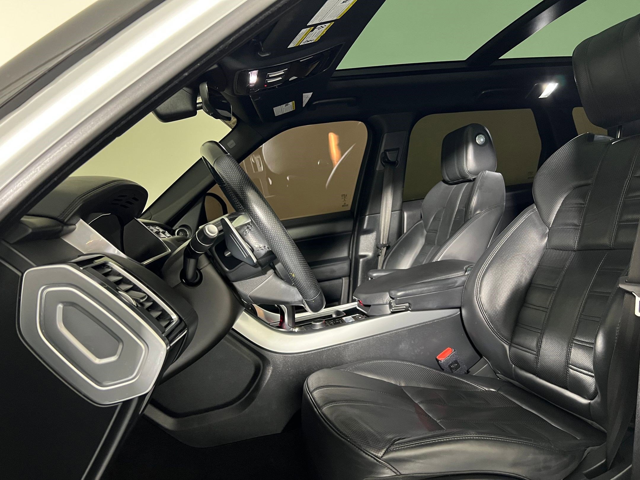 Used 2017 Land Rover Range Rover Sport HSE Dynamic image 5