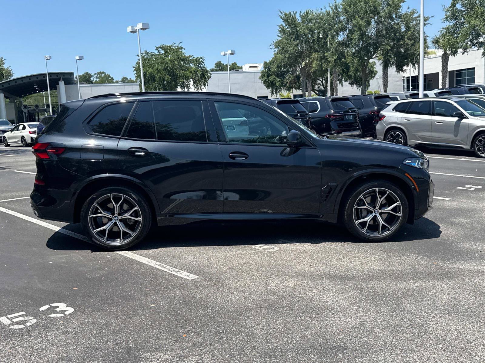 Certified 2025 BMW X5 xDrive40i w/ M Sport Package image 3