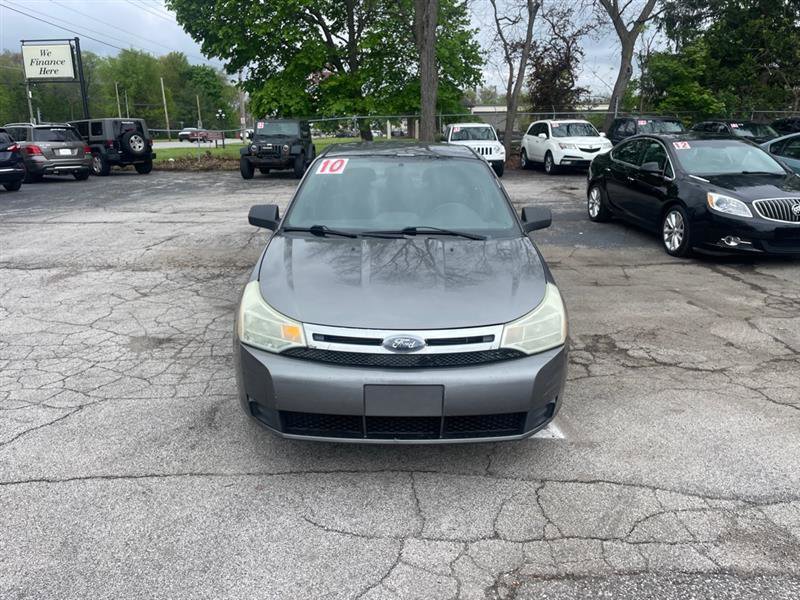 Used 2010 Ford Focus SE FWD image 2