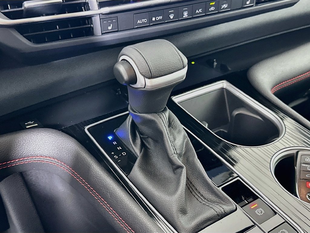Certified 2026 Toyota Sienna XSE FWD image 17
