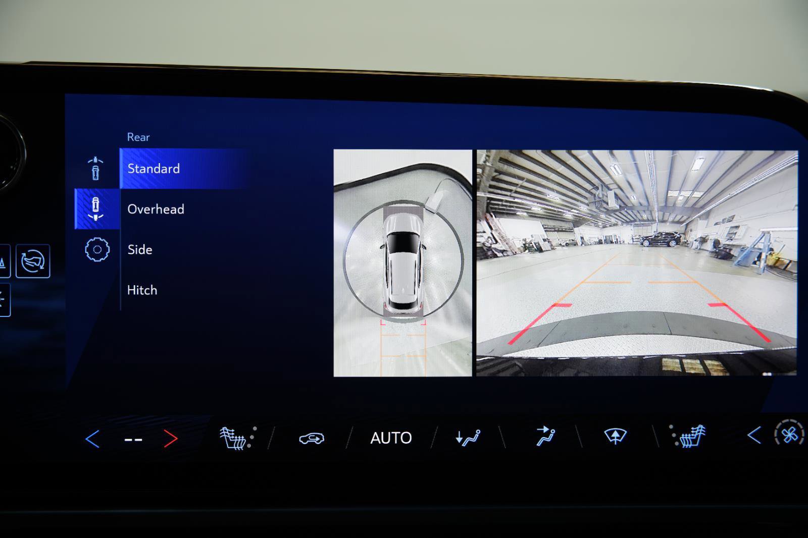 Used 2025 Chevrolet Equinox EV LT w/ Convenience Package image 32