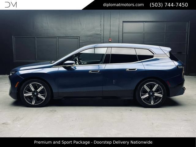 Used 2024 BMW iX xDrive50 w/ Premium Package AWD/4WD image 4