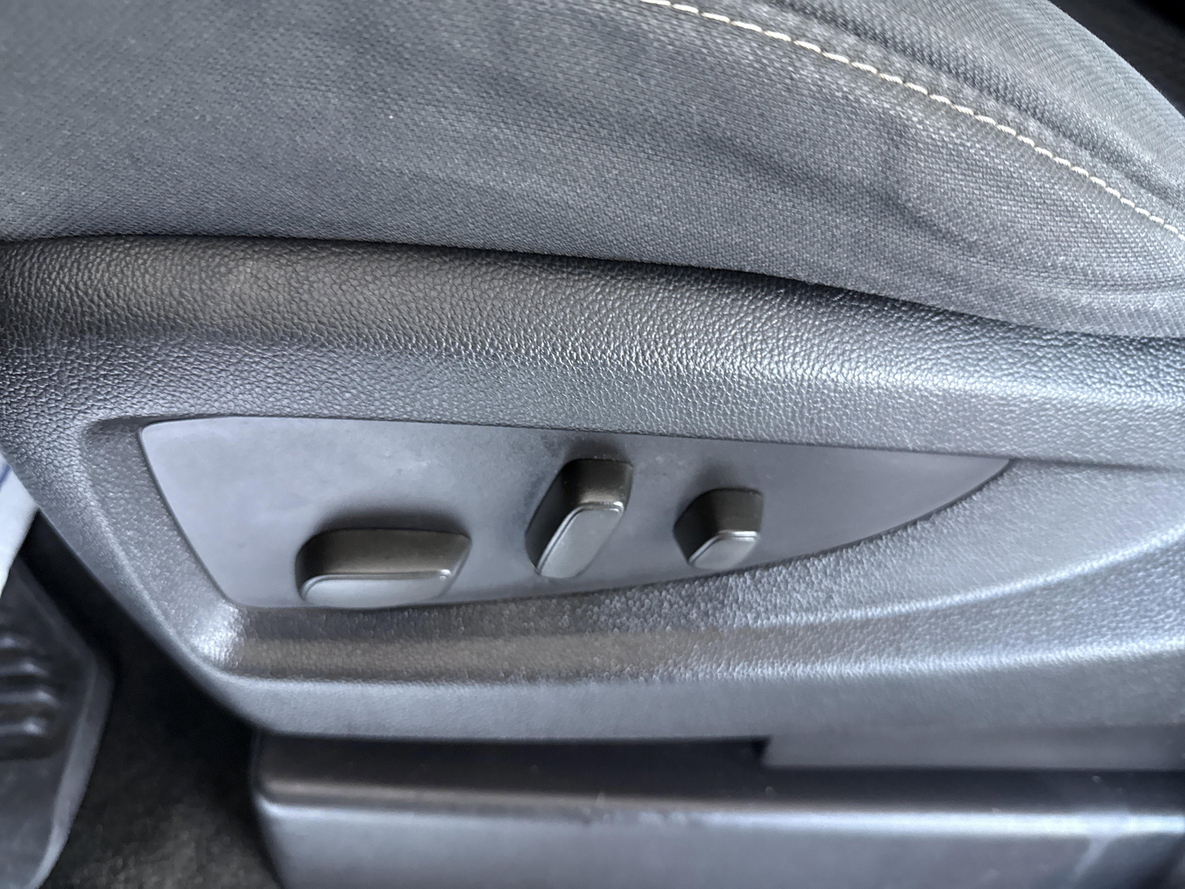 Used 2015 GMC Sierra 1500 SLE w/ SLE Value Package image 21