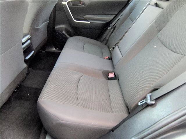 Used 2021 Toyota RAV4 LE AWD/4WD image 23
