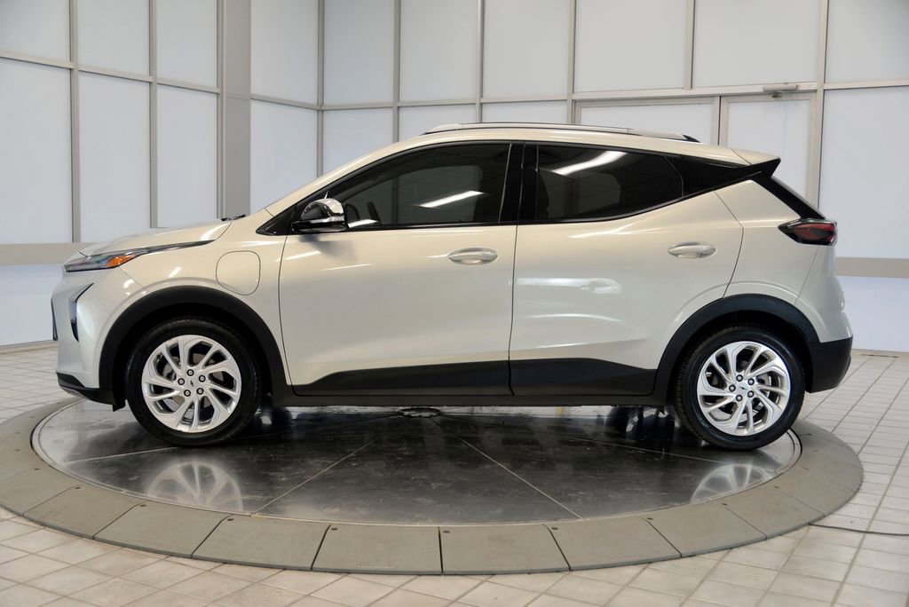 Used 2023 Chevrolet Bolt EUV LT w/ Driver Confidence Package image 5
