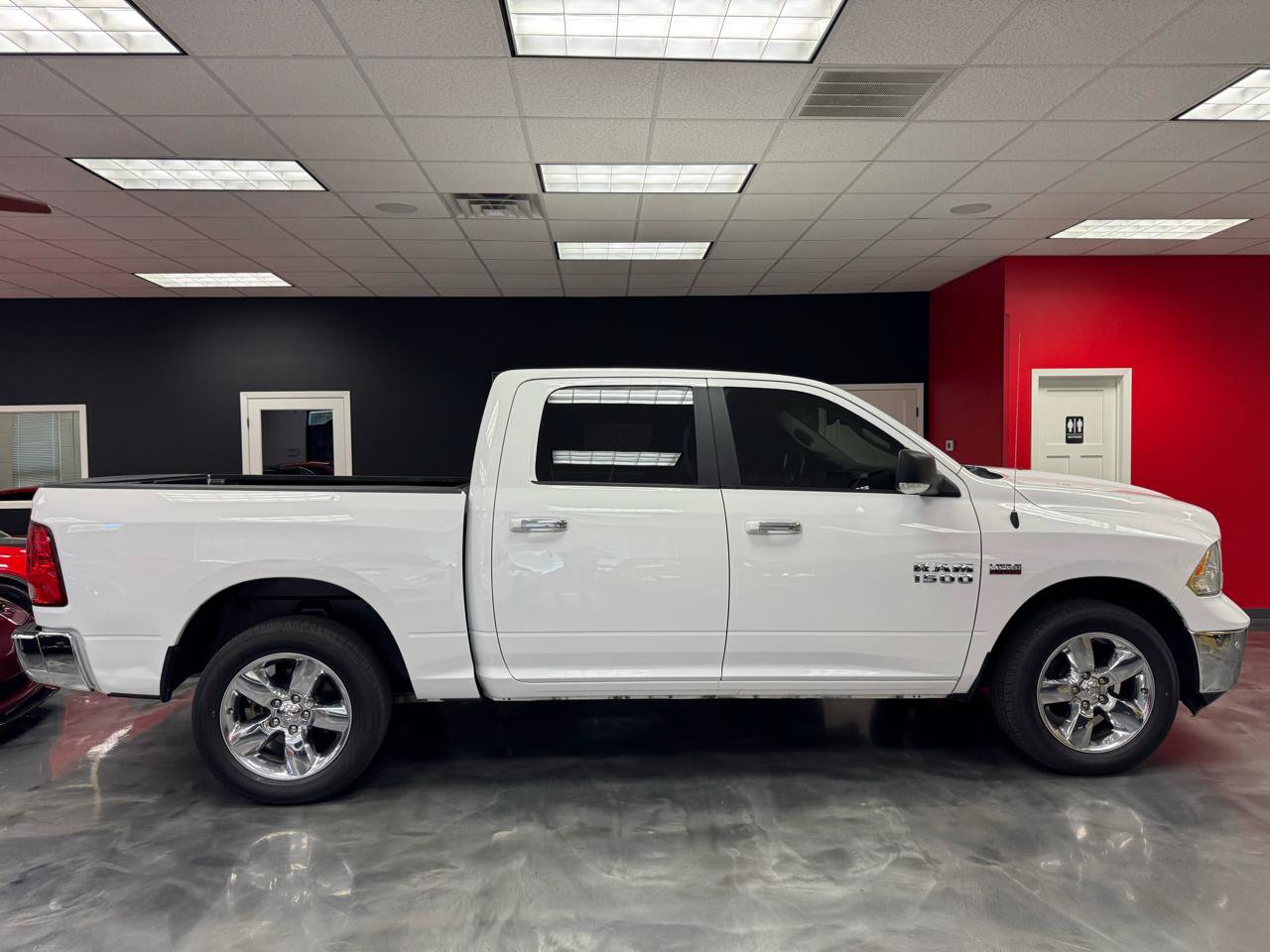 Used 2017 RAM 1500 Lone Star AWD/4WD image 6
