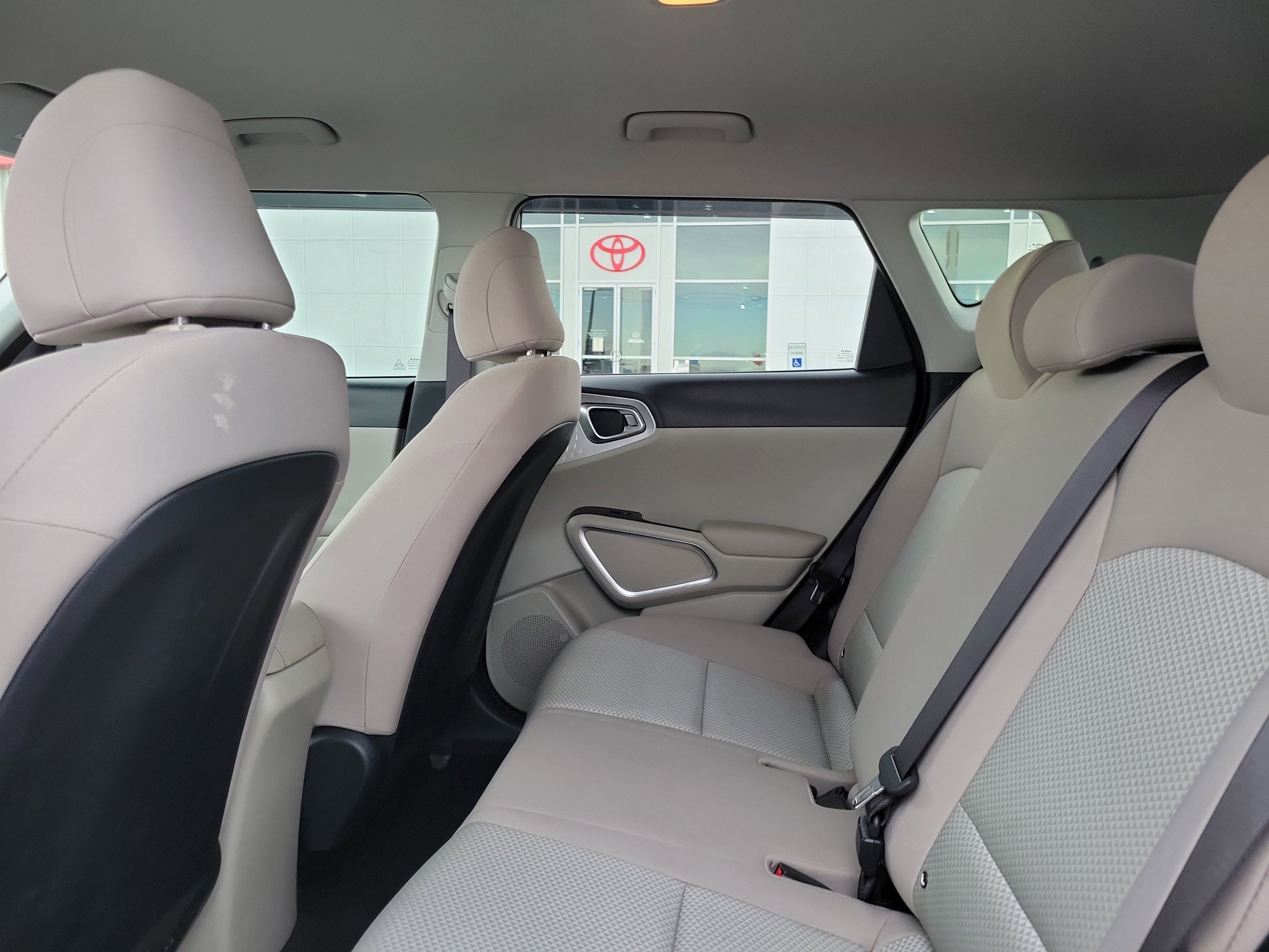Used 2025 Kia Soul LX image 11