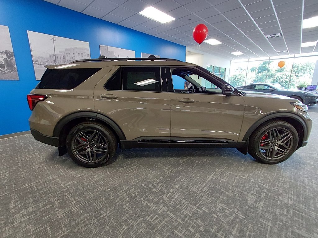 New 2026 Ford Explorer ST w/ Sun And Sound Package AWD/4WD image 3