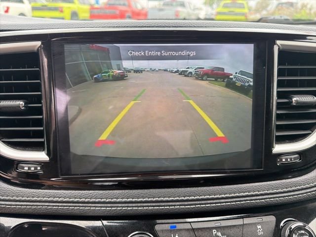 Used 2024 Chrysler Pacifica Limited FWD image 8