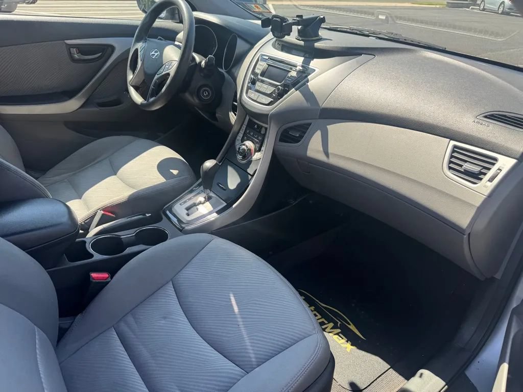 Used 2013 Hyundai Elantra GLS w/ Preferred Pkg FWD image 8