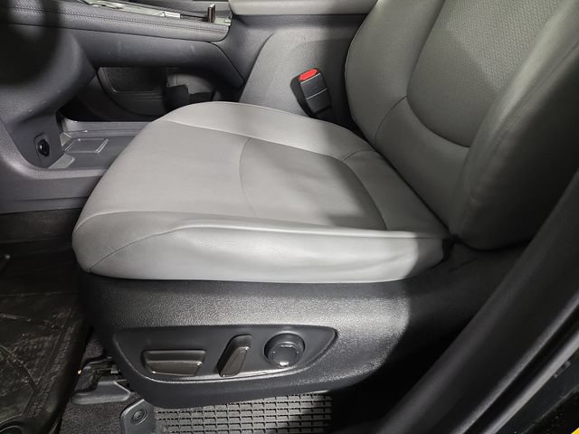 Used 2022 Toyota Sienna XLE w/ XLE Plus Package AWD/4WD image 33