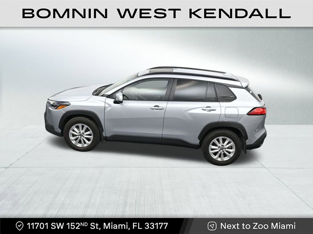 Used 2024 Toyota Corolla Cross LE image 14