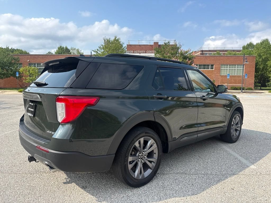 Used 2022 Ford Explorer XLT w/ Equipment Group 202A AWD/4WD image 9