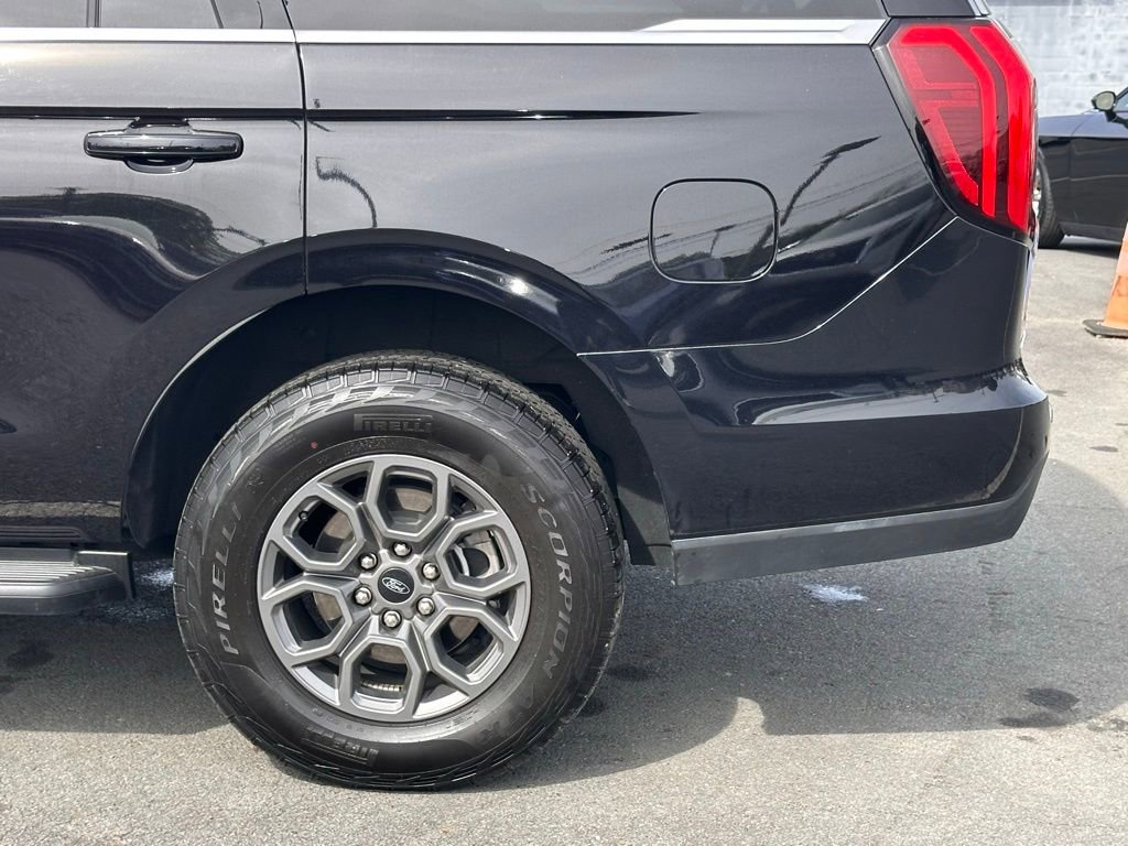 Used 2025 Ford Expedition Active image 41