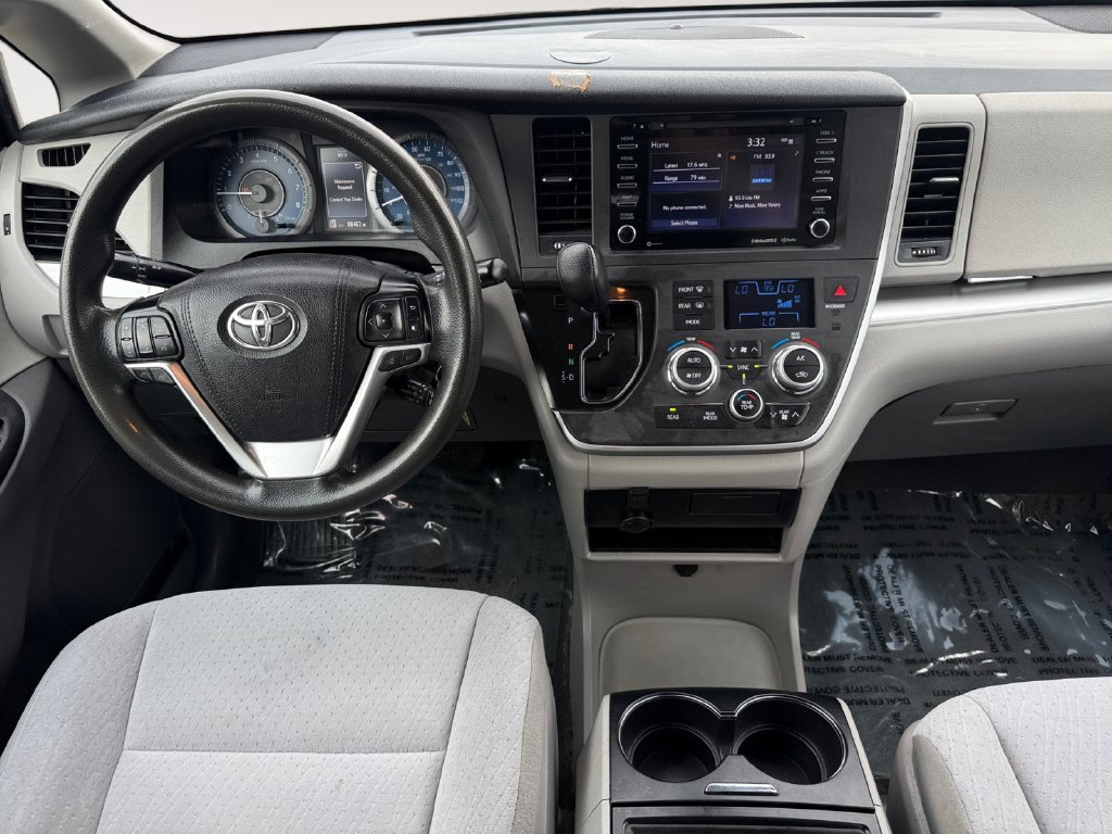 Certified 2020 Toyota Sienna LE FWD image 10