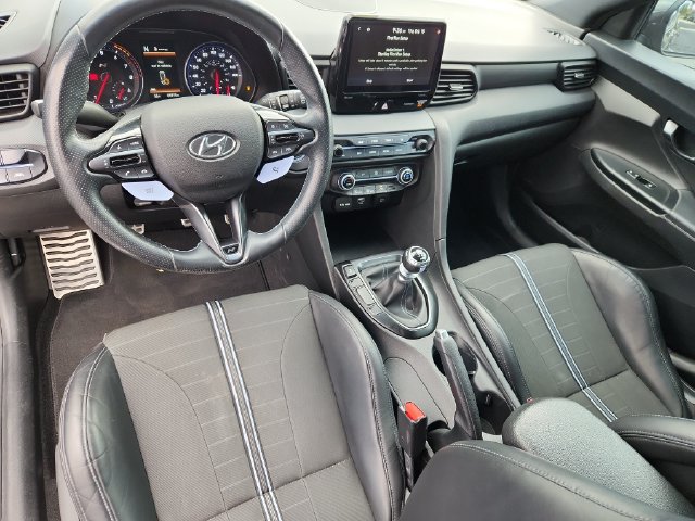 Used 2022 Hyundai Veloster N FWD image 17